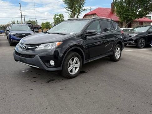 Used 2014 Toyota RAV4 XLE AWD/4WD image 9
