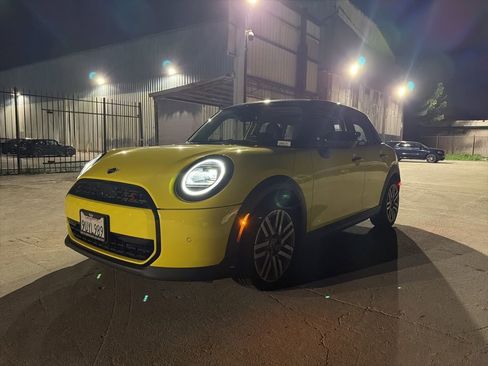 Used 2025 MINI Cooper S image 1