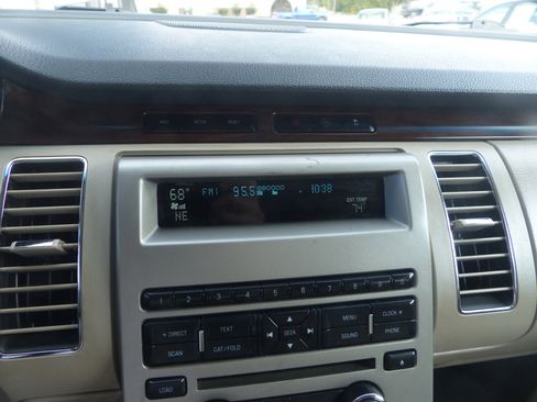 Used 2009 Ford Flex SEL image 24