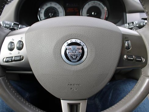 Used 2009 Jaguar XF Premium image 30