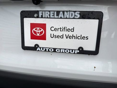 Used 2023 Toyota RAV4 XLE Premium image 10