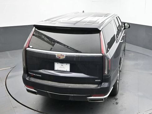 Used 2023 Cadillac Escalade ESV Premium Luxury AWD/4WD image 37
