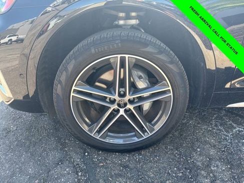 Used 2023 Audi Q5 e Prestige w/ Prestige Package AWD/4WD image 3