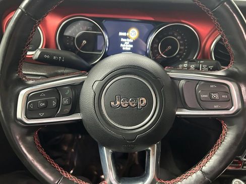 Used 2022 Jeep Wrangler Unlimited Rubicon w/ Cold Weather Group AWD/4WD image 18