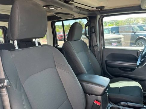 Used 2018 Jeep Wrangler Unlimited Sport S AWD/4WD image 28