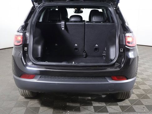 Used 2023 Jeep Compass Latitude AWD/4WD image 13