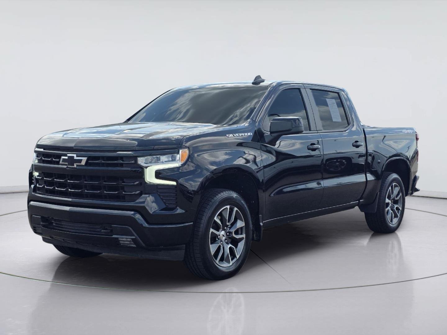 Used 2024 Chevrolet Silverado 1500 RST w/ LPO, Liner Protection Package AWD/4WD image 1