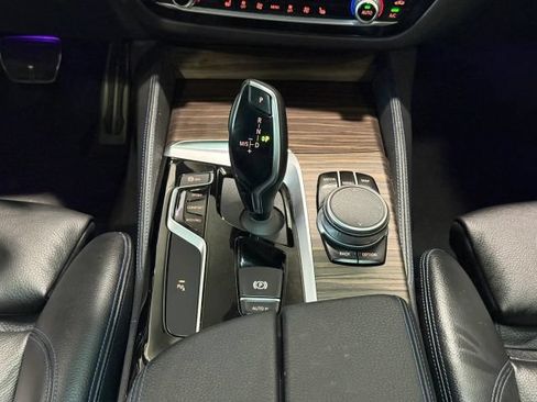 Used 2020 BMW 530i w/ M Sport Package RWD image 22