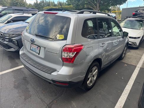 Used 2015 Subaru Forester 2.5i Premium AWD/4WD image 9