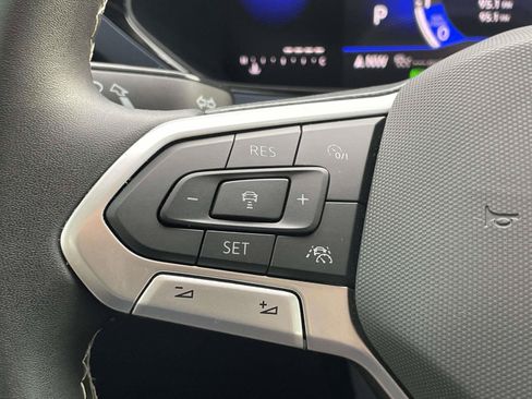 Certified 2024 Volkswagen Taos SE AWD/4WD image 19