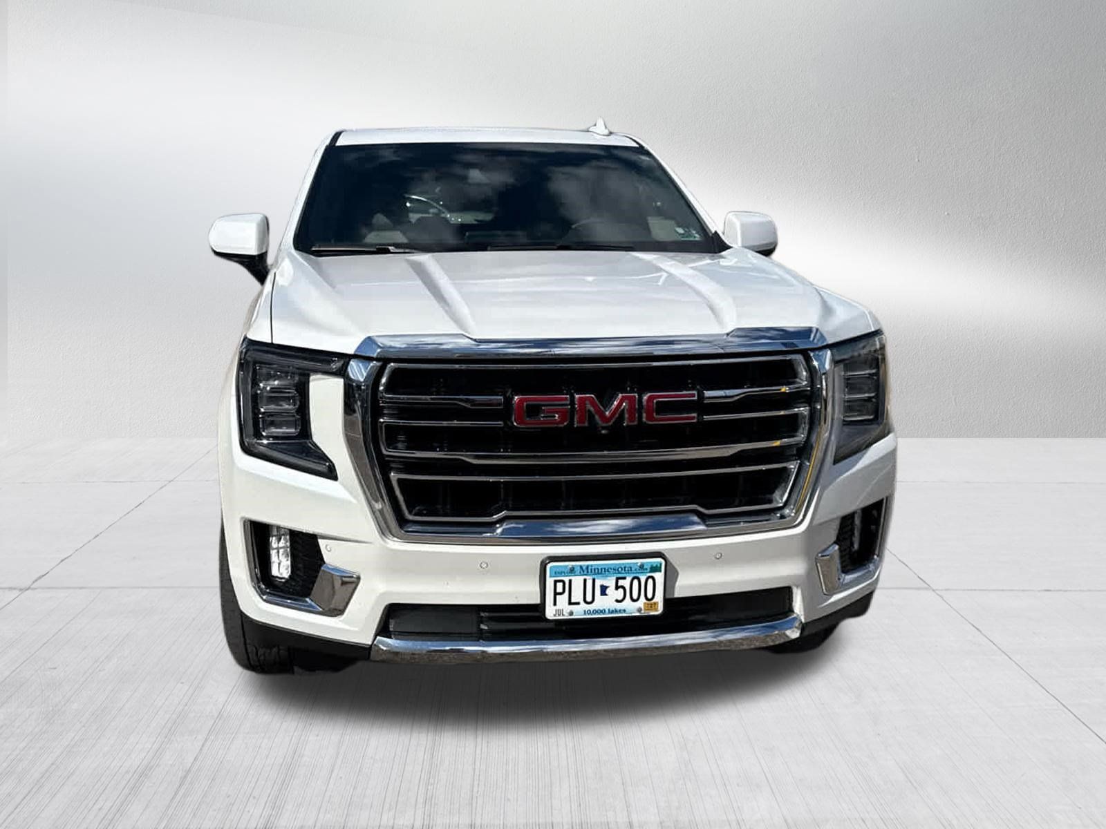 Used 2023 GMC Yukon SLT w/ SLT Premium Package AWD/4WD image 2