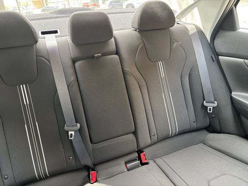 Used 2025 Hyundai Elantra SEL image 33