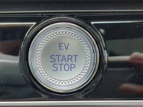 New 2026 Genesis Electrified GV70 image 29