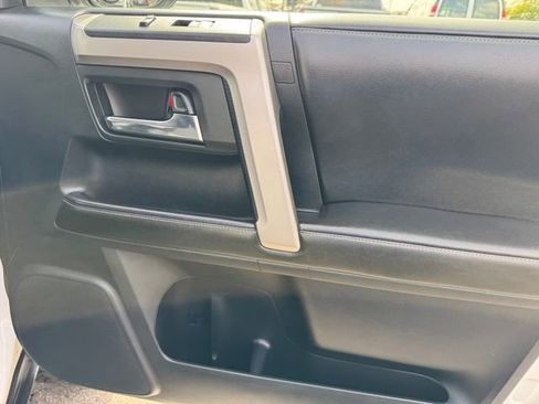 Used 2015 Toyota 4Runner SR5 image 8