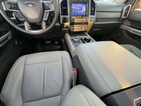Used 2021 Ford Expedition XLT AWD/4WD image 16