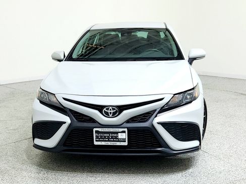 Used 2024 Toyota Camry SE image 2