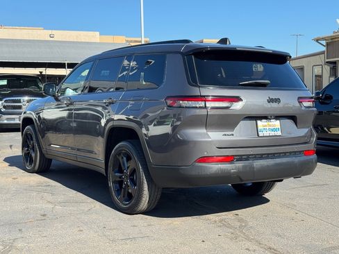 Used 2023 Jeep Grand Cherokee L Laredo image 11