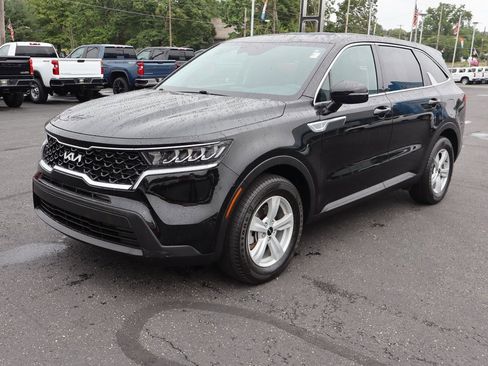 Used 2022 Kia Sorento LX image 29