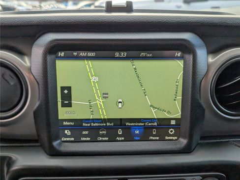 Used 2021 Jeep Gladiator Willys image 24