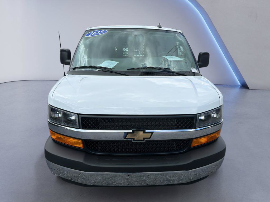 Used 2025 Chevrolet Express 2500 w/ Driver Convenience Package RWD image 7