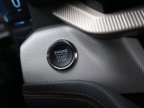 Used 2025 Ford Explorer Active image 12