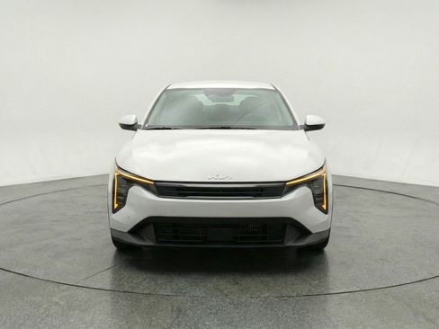Used 2025 Kia K4 LXS image 2