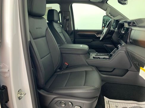 New 2026 GMC Sierra 3500 Denali w/ Denali Reserve Package image 50