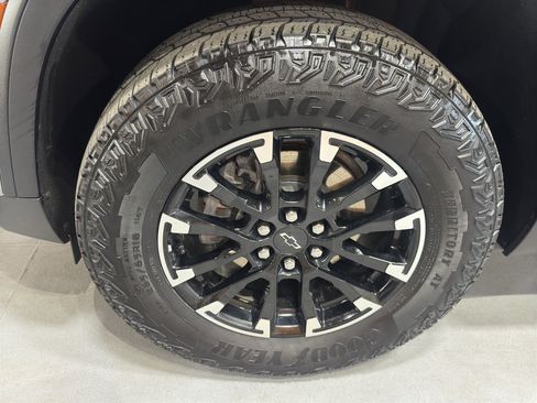 Used 2024 Chevrolet Traverse Z71 w/ Enhanced Driving Package image 10