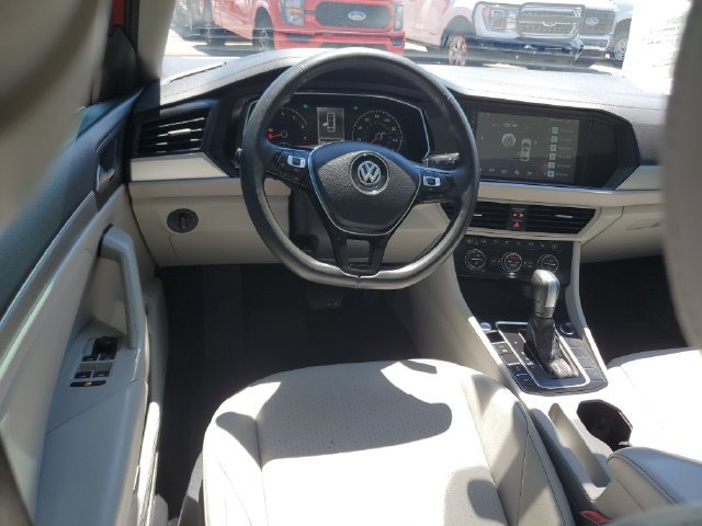 Used 2020 Volkswagen Jetta SE w/ SE Cold Weather Package FWD image 12