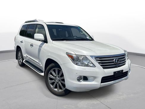 Used 2011 Lexus LX 570 4WD w/ Luxury Pkg image 3
