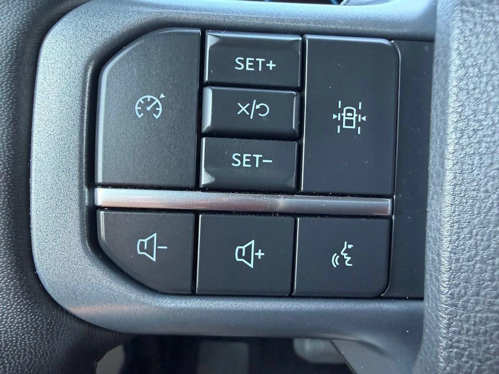 Used 2023 Ford F150 Lariat AWD/4WD image 17