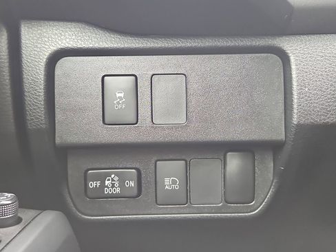 Used 2021 Toyota Tacoma SR w/ SR Convenience Package RWD image 25