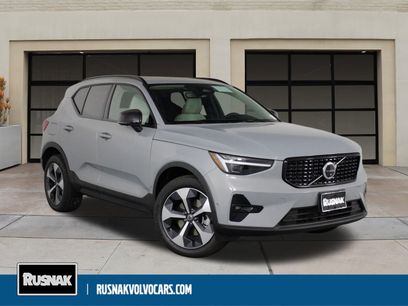 New 2026 Volvo XC40 B5 Plus w/ Protection Package Premier