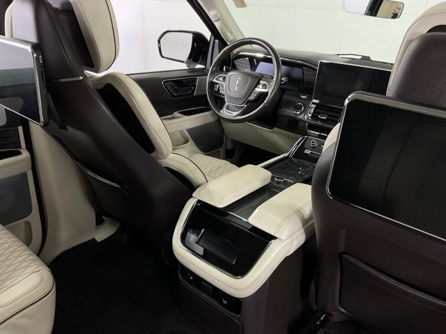 Used 2022 Lincoln Navigator L Black Label AWD/4WD image 29