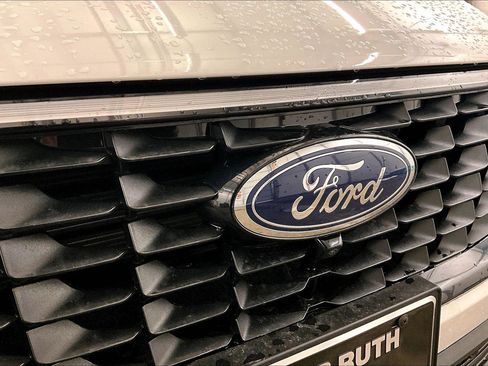 Used 2025 Ford Escape SE w/ PHEV Premium Package image 29