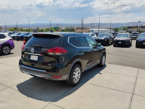 Used 2017 Nissan Rogue S AWD/4WD image 5