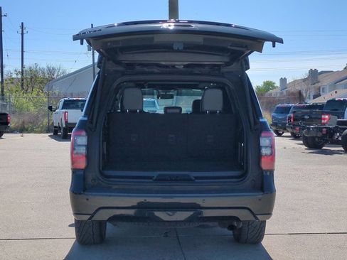 Used 2021 Ford Expedition Limited image 6