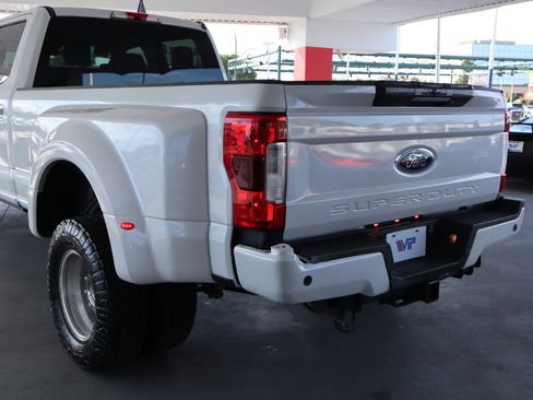 Used 2017 Ford F350 Lariat w/ Lariat Ultimate Package image 9