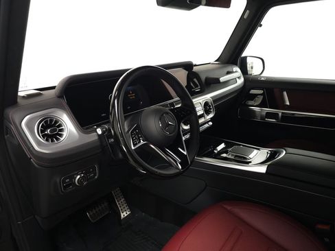 Certified 2025 Mercedes-Benz G 580 w/ Manufactur Interior Package image 9
