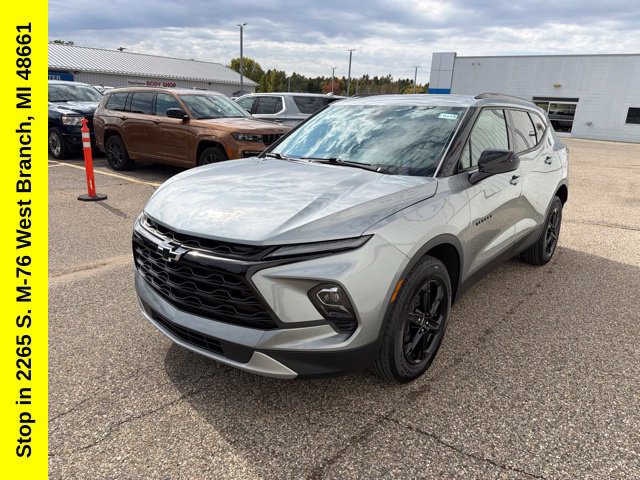 Used 2024 Chevrolet Blazer LT w/ Convenience Package AWD/4WD image 6