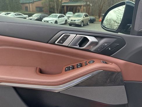 Used 2024 BMW X5 xDrive40i w/ M Sport Package image 7