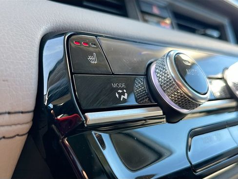 Used 2025 Honda Pilot EX-L image 16