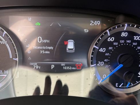 Used 2024 Toyota Highlander XLE AWD/4WD image 47