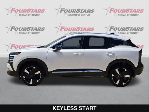 New 2026 Nissan Kicks SR FWD image 8