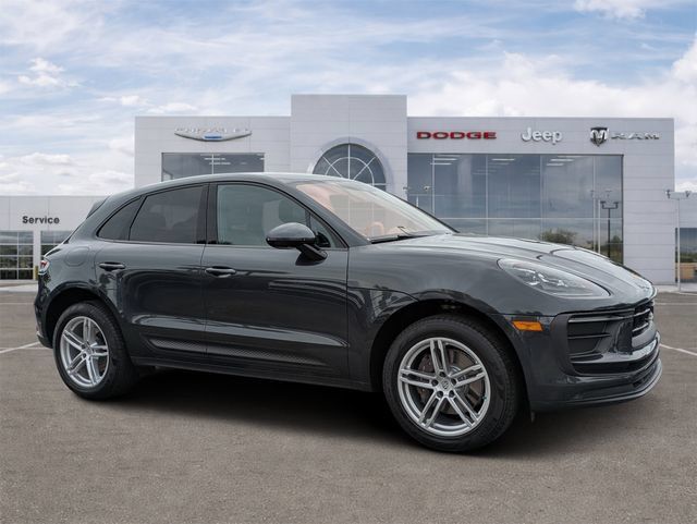 Used 2023 Porsche Macan AWD/4WD image 2