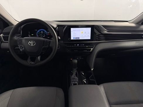 Used 2025 Toyota Camry LE image 24
