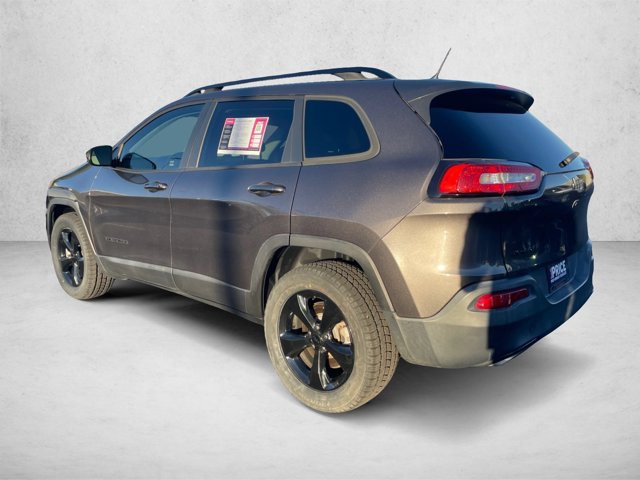 Used 2018 Jeep Cherokee Latitude w/ Altitude Package AWD/4WD image 8