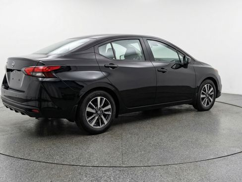 Used 2025 Nissan Versa SV image 9