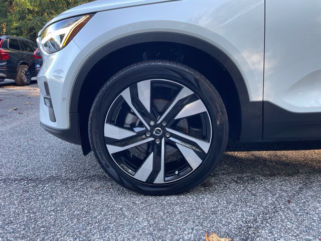 Used 2023 Volvo XC40 B5 Plus w/ Protection Package Premier AWD/4WD image 25
