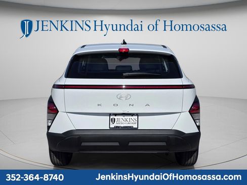 New 2026 Hyundai Kona SE image 3